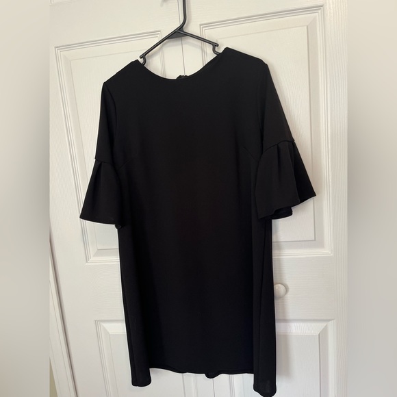 2hearts Dresses & Skirts - 2hearts Bell Sleeve Shift Mini Black Dress Size Large